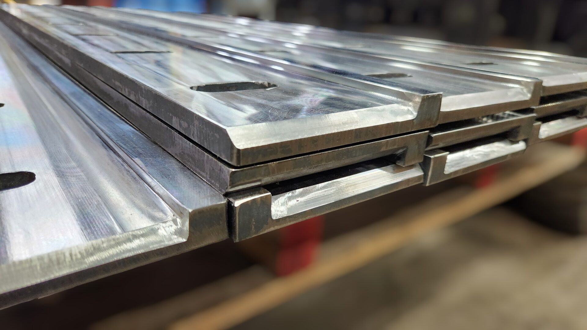 Pièces d'acier trempé machinées.